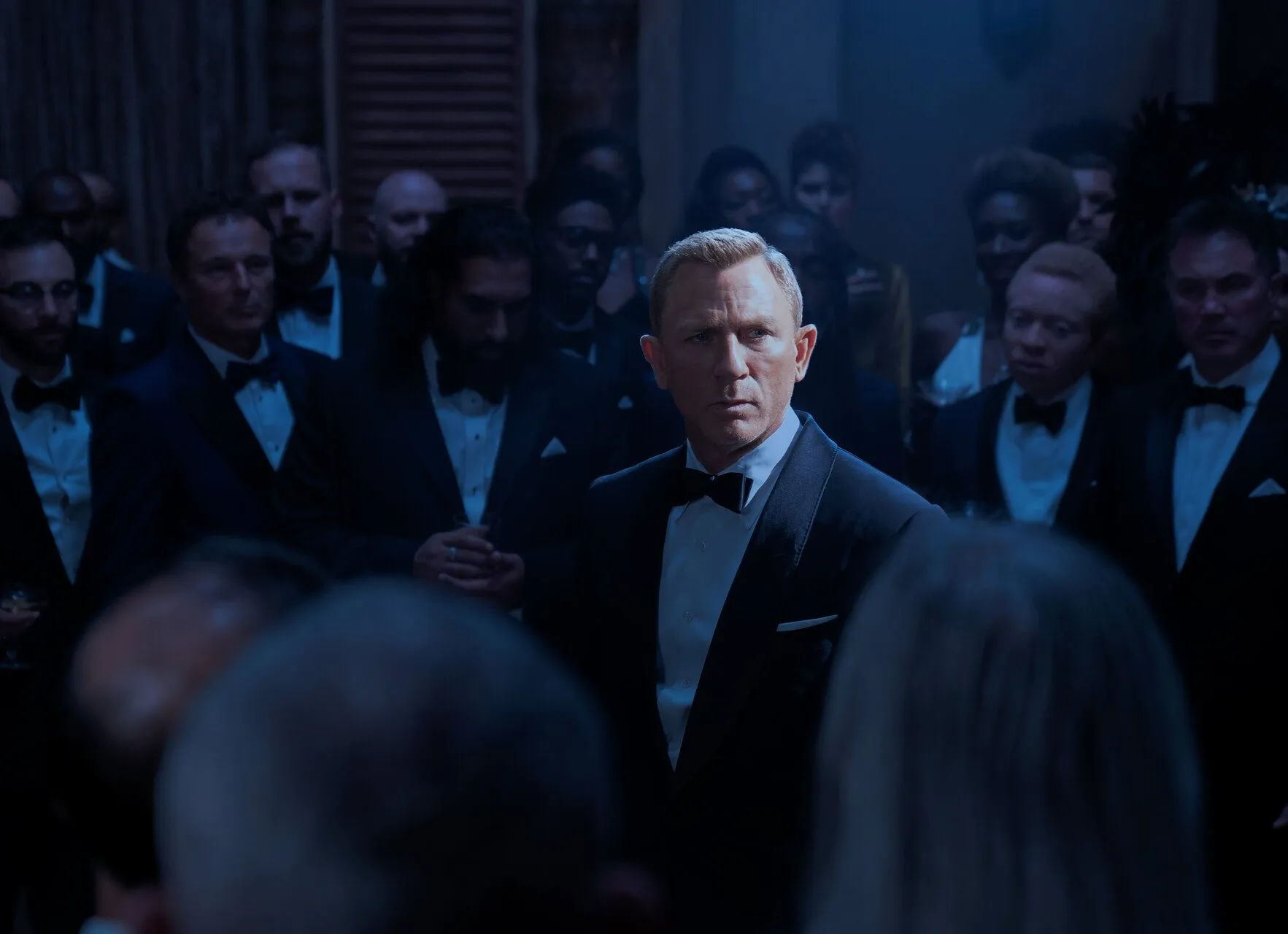 Зображення 1 из 007: Не час помирати